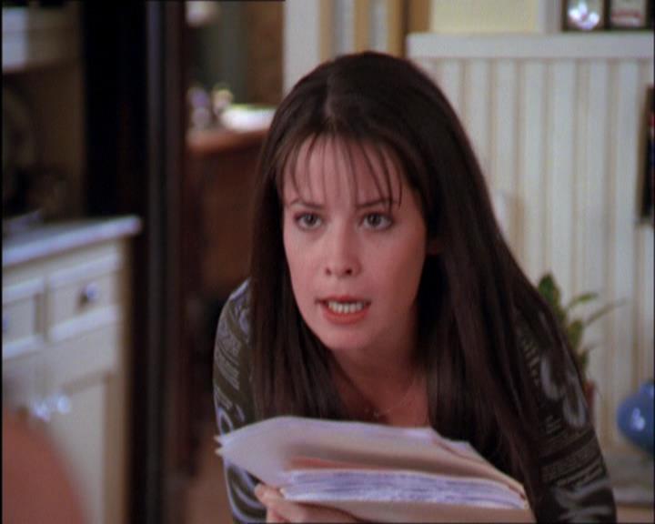 Charmed-Online_dot_net-2x03ThePaintedWorld0473.jpg