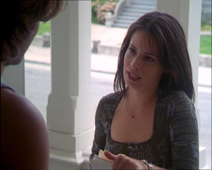 Charmed-Online_dot_net-2x03ThePaintedWorld0502.jpg