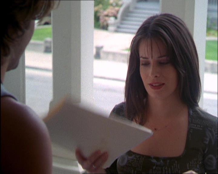 Charmed-Online_dot_net-2x03ThePaintedWorld0508.jpg