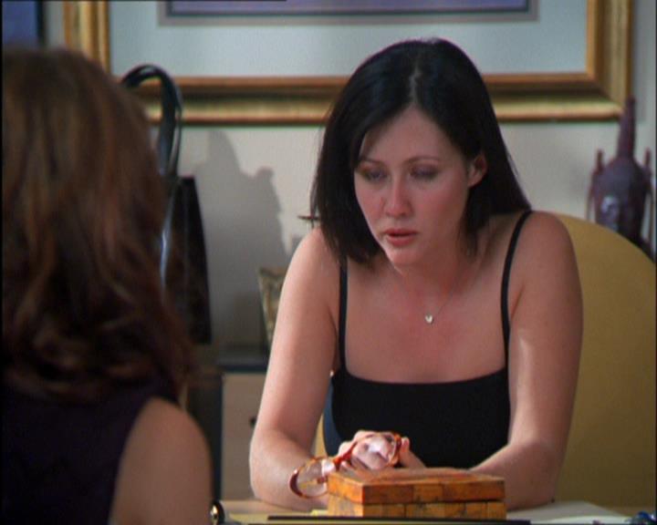 Charmed-Online_dot_net-2x03ThePaintedWorld0585.jpg