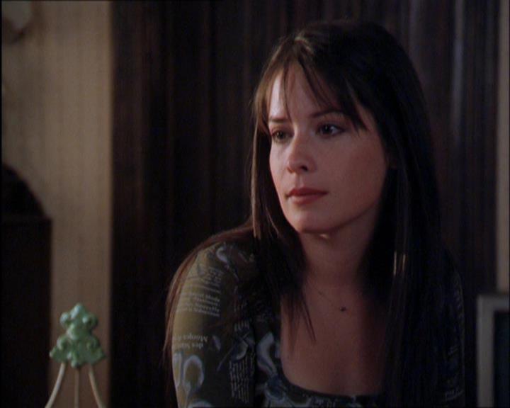 Charmed-Online_dot_net-2x03ThePaintedWorld0698.jpg