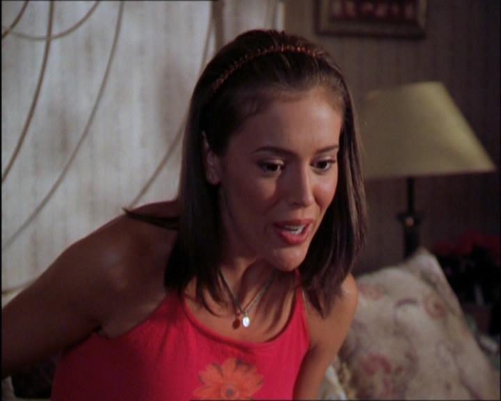 Charmed-Online_dot_net-2x03ThePaintedWorld0708.jpg