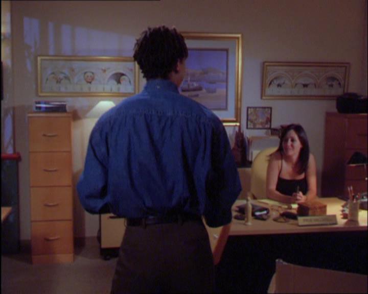Charmed-Online_dot_net-2x03ThePaintedWorld0818.jpg