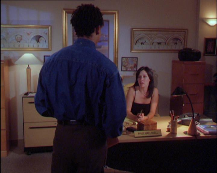 Charmed-Online_dot_net-2x03ThePaintedWorld0820.jpg