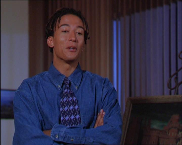Charmed-Online_dot_net-2x03ThePaintedWorld0829.jpg