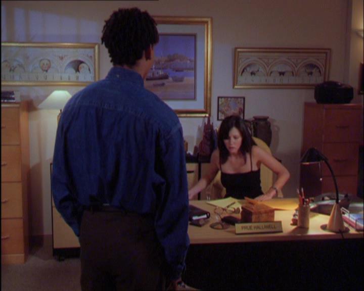 Charmed-Online_dot_net-2x03ThePaintedWorld0830.jpg