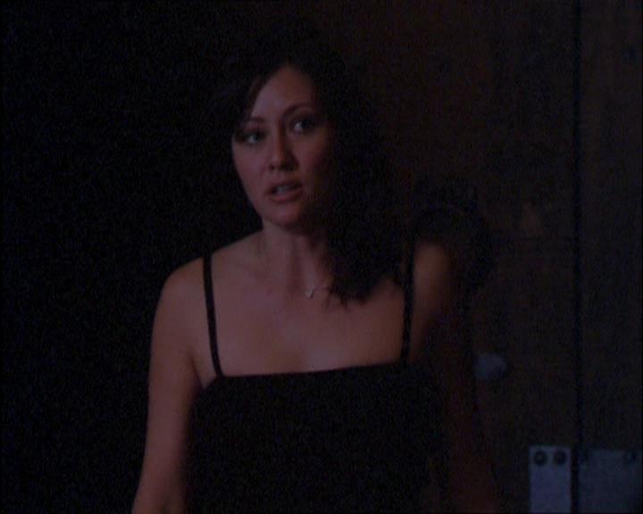 Charmed-Online_dot_net-2x03ThePaintedWorld0915.jpg