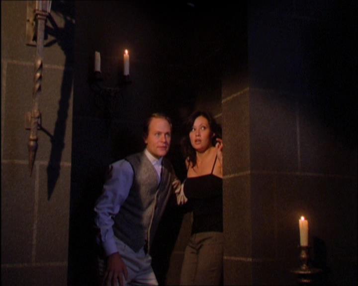 Charmed-Online_dot_net-2x03ThePaintedWorld0925.jpg