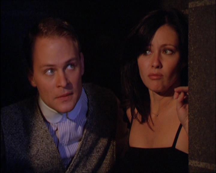 Charmed-Online_dot_net-2x03ThePaintedWorld0935.jpg