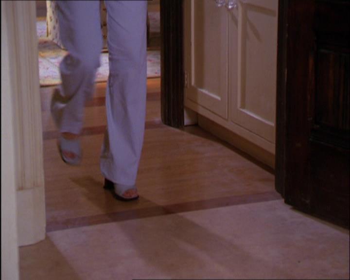Charmed-Online_dot_net-2x03ThePaintedWorld0959.jpg