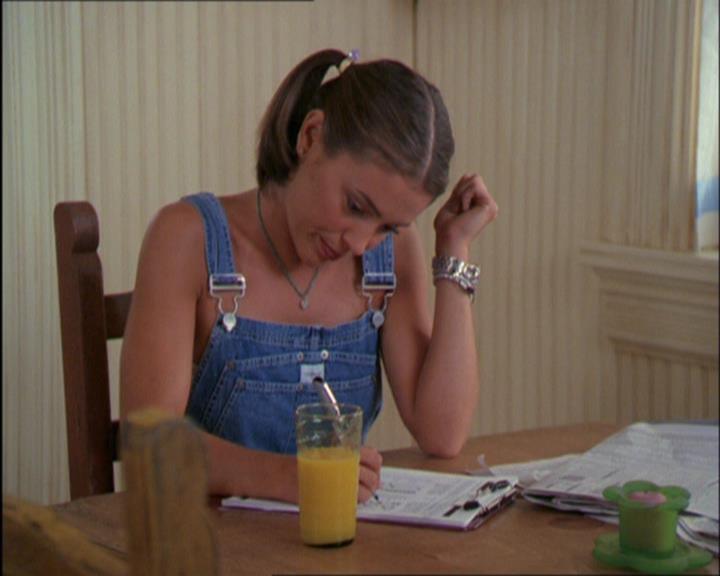 Charmed-Online_dot_net-2x03ThePaintedWorld0973.jpg