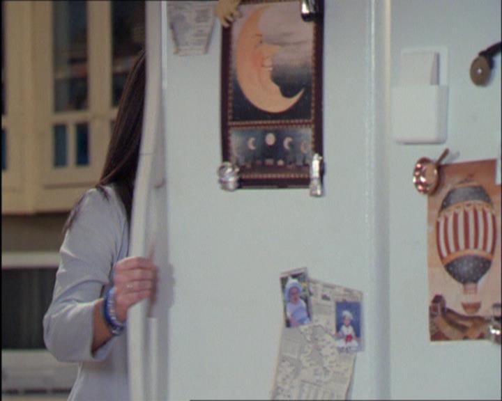 Charmed-Online_dot_net-2x03ThePaintedWorld0989.jpg