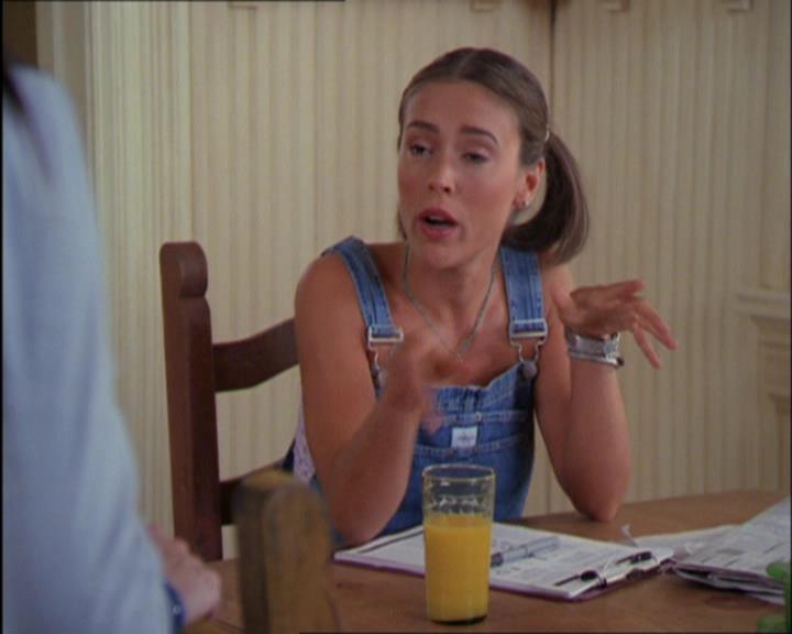 Charmed-Online_dot_net-2x03ThePaintedWorld1028.jpg