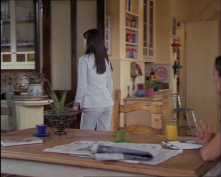 Charmed-Online_dot_net-2x03ThePaintedWorld1066.jpg