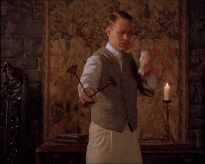 Charmed-Online_dot_net-2x03ThePaintedWorld1078.jpg