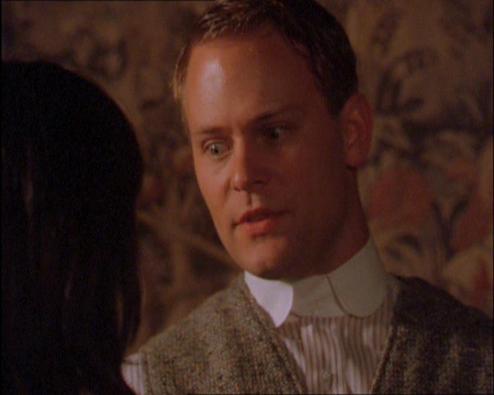 Charmed-Online_dot_net-2x03ThePaintedWorld1127.jpg