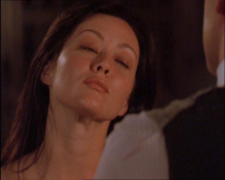 Charmed-Online_dot_net-2x03ThePaintedWorld1142.jpg