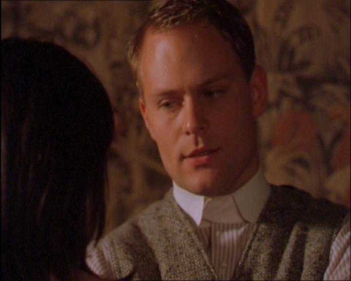 Charmed-Online_dot_net-2x03ThePaintedWorld1156.jpg