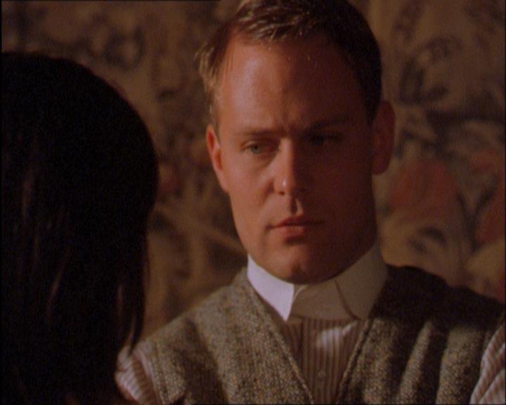 Charmed-Online_dot_net-2x03ThePaintedWorld1159.jpg