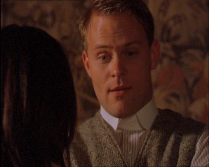 Charmed-Online_dot_net-2x03ThePaintedWorld1171.jpg