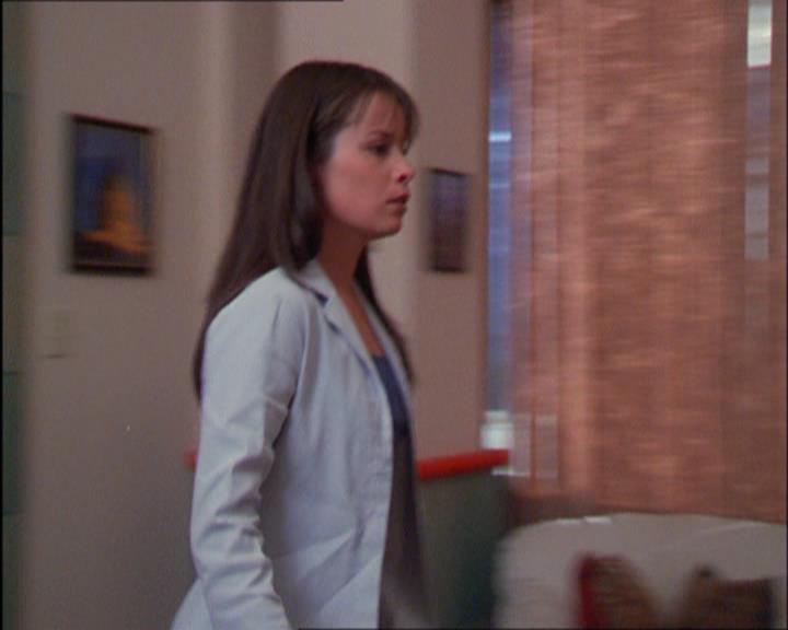 Charmed-Online_dot_net-2x03ThePaintedWorld1218.jpg