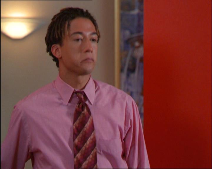 Charmed-Online_dot_net-2x03ThePaintedWorld1244.jpg