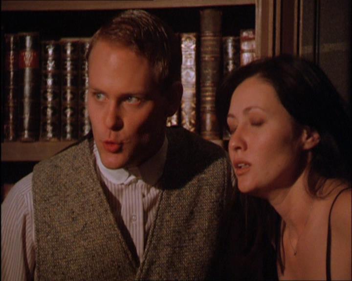 Charmed-Online_dot_net-2x03ThePaintedWorld1254.jpg