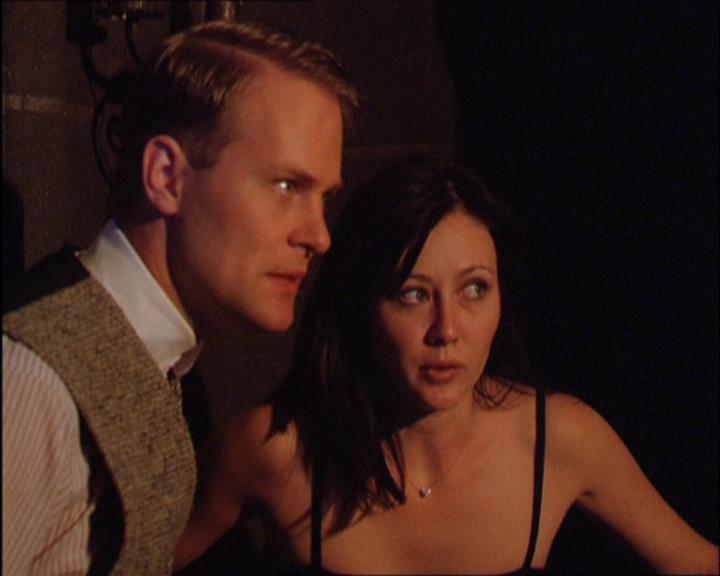 Charmed-Online_dot_net-2x03ThePaintedWorld1256.jpg