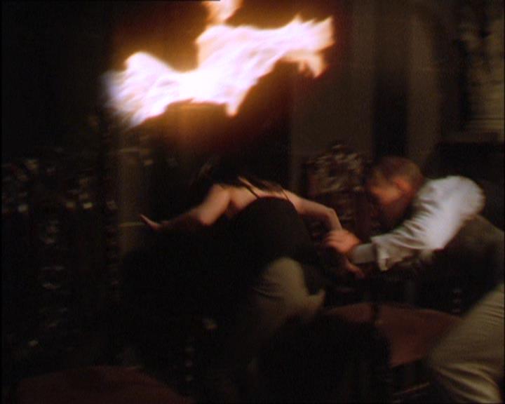 Charmed-Online_dot_net-2x03ThePaintedWorld1267.jpg
