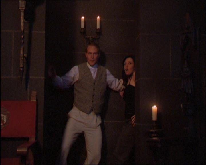 Charmed-Online_dot_net-2x03ThePaintedWorld1280.jpg