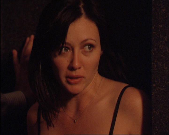 Charmed-Online_dot_net-2x03ThePaintedWorld1284.jpg