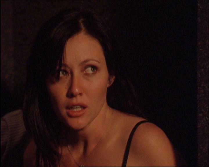 Charmed-Online_dot_net-2x03ThePaintedWorld1291.jpg