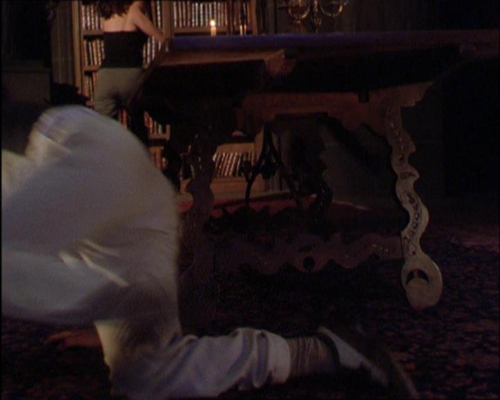 Charmed-Online_dot_net-2x03ThePaintedWorld1356.jpg