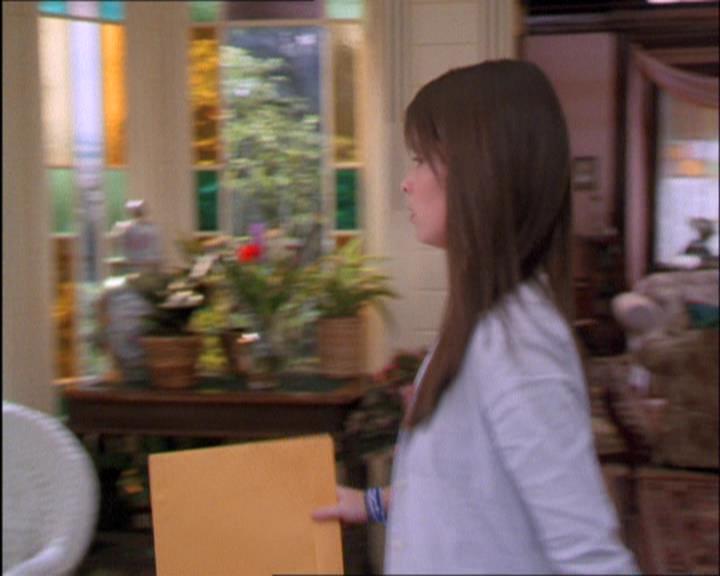 Charmed-Online_dot_net-2x03ThePaintedWorld1372.jpg