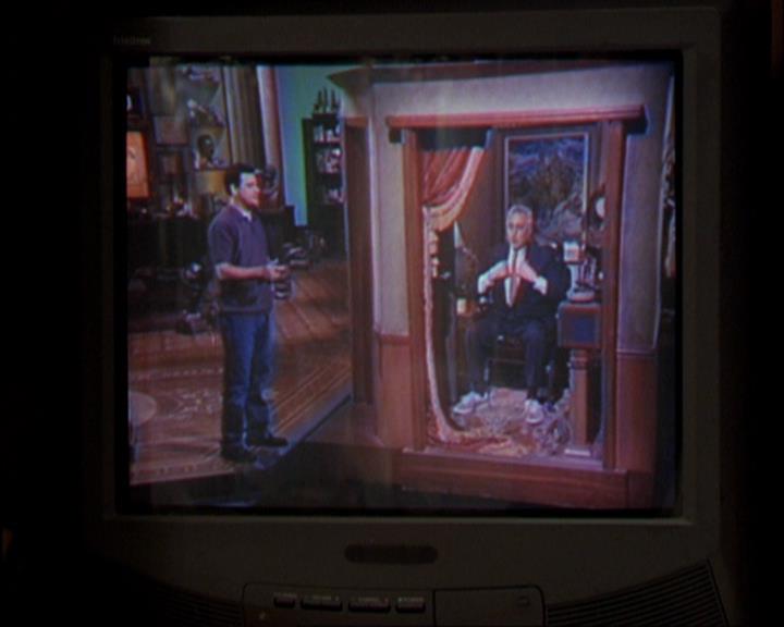 Charmed-Online_dot_net-2x03ThePaintedWorld1389.jpg