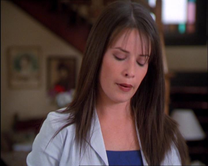 Charmed-Online_dot_net-2x03ThePaintedWorld1420.jpg