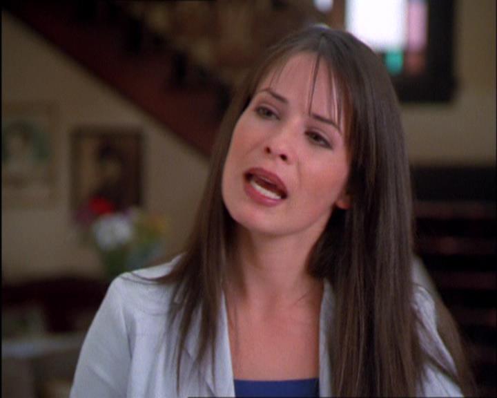 Charmed-Online_dot_net-2x03ThePaintedWorld1443.jpg