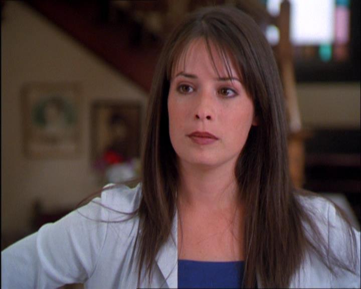 Charmed-Online_dot_net-2x03ThePaintedWorld1460.jpg