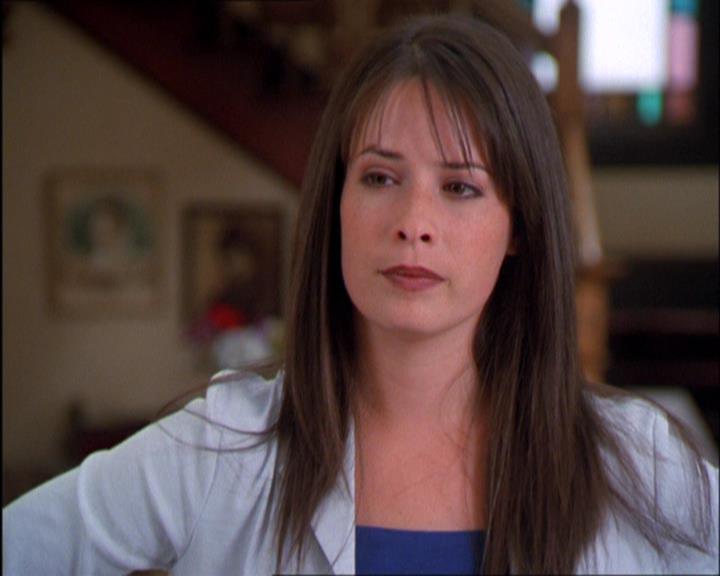 Charmed-Online_dot_net-2x03ThePaintedWorld1461.jpg