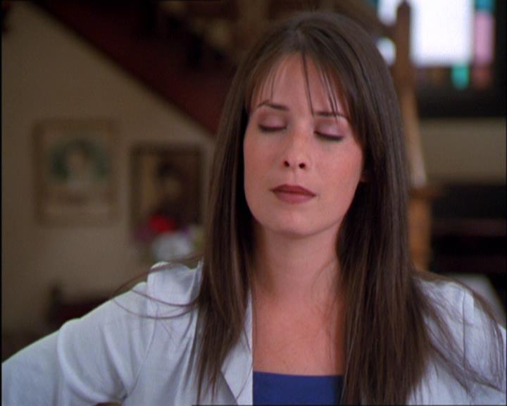 Charmed-Online_dot_net-2x03ThePaintedWorld1466.jpg