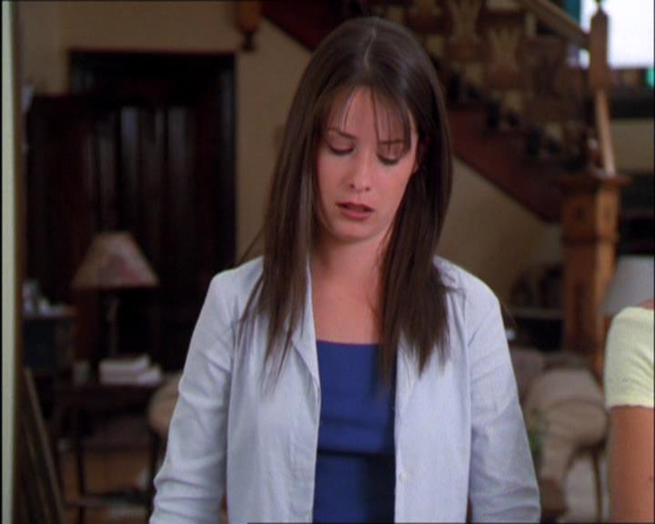 Charmed-Online_dot_net-2x03ThePaintedWorld1492.jpg