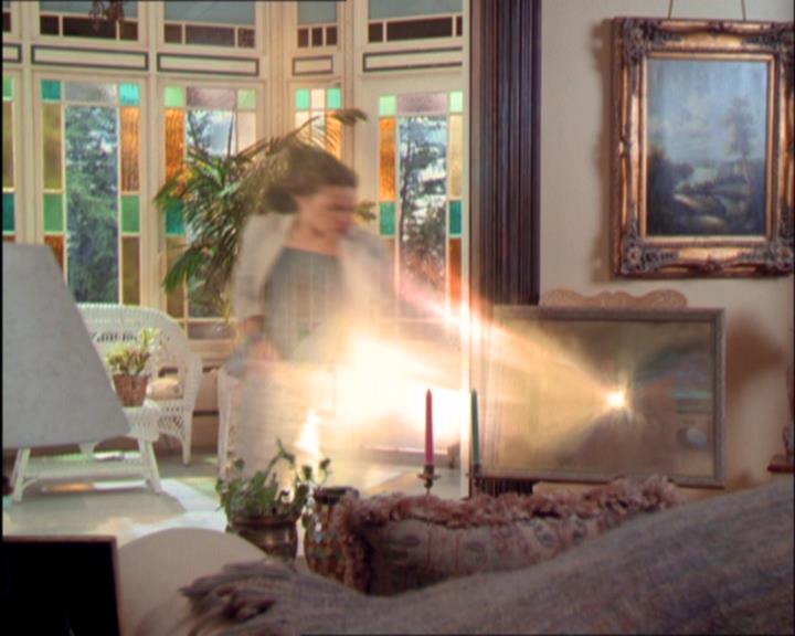 Charmed-Online_dot_net-2x03ThePaintedWorld1502.jpg