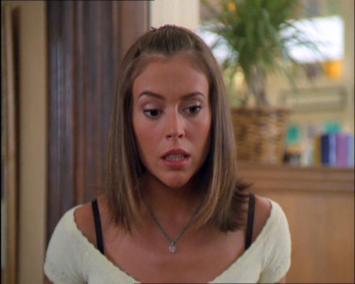 Charmed-Online_dot_net-2x03ThePaintedWorld1510.jpg