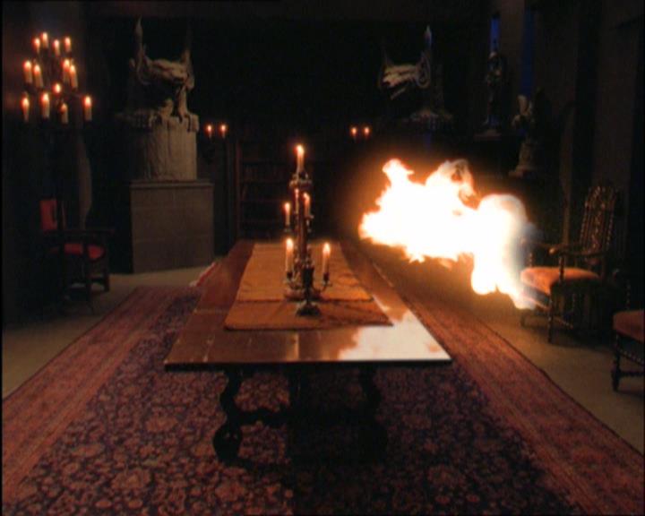 Charmed-Online_dot_net-2x03ThePaintedWorld1527.jpg