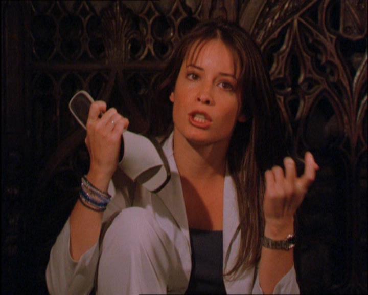 Charmed-Online_dot_net-2x03ThePaintedWorld1547.jpg