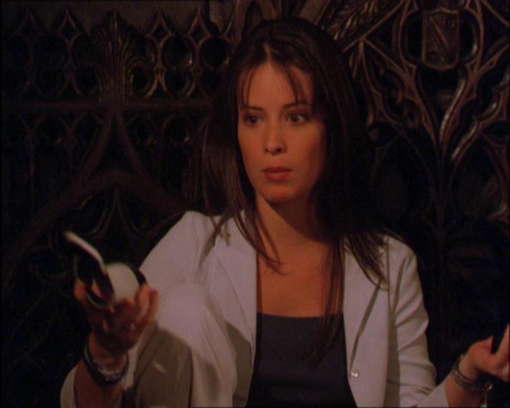 Charmed-Online_dot_net-2x03ThePaintedWorld1552.jpg