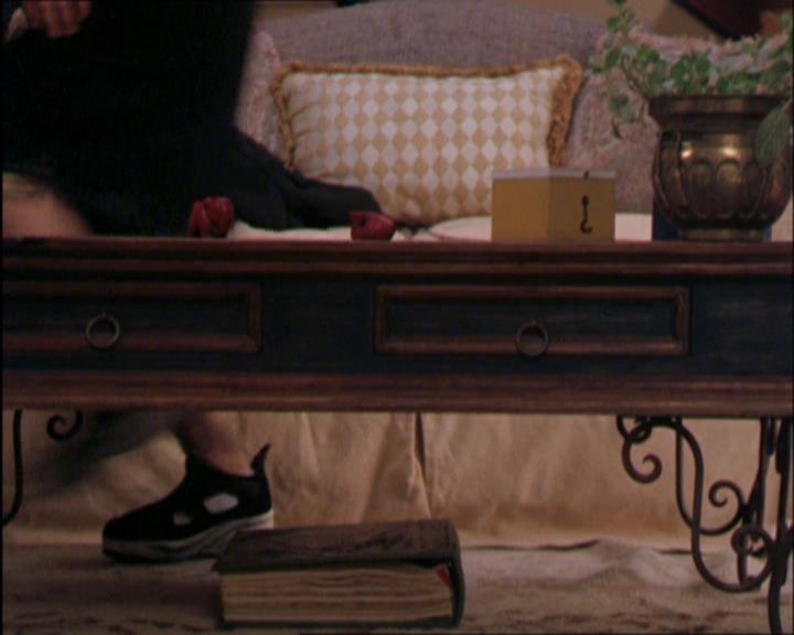 Charmed-Online_dot_net-2x03ThePaintedWorld1614.jpg
