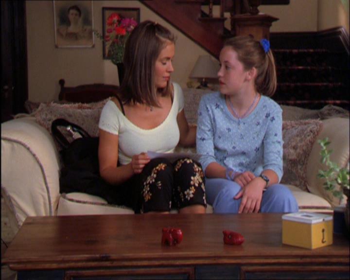 Charmed-Online_dot_net-2x03ThePaintedWorld1679.jpg