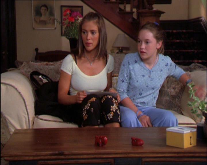 Charmed-Online_dot_net-2x03ThePaintedWorld1685.jpg