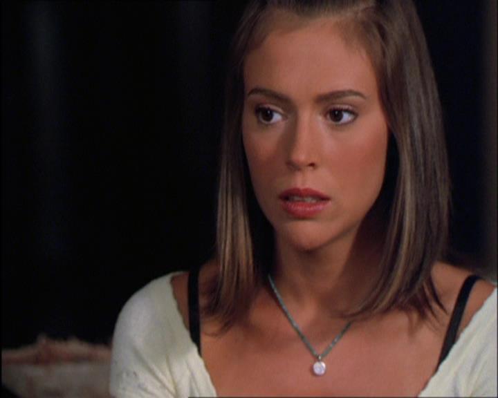 Charmed-Online_dot_net-2x03ThePaintedWorld1786.jpg